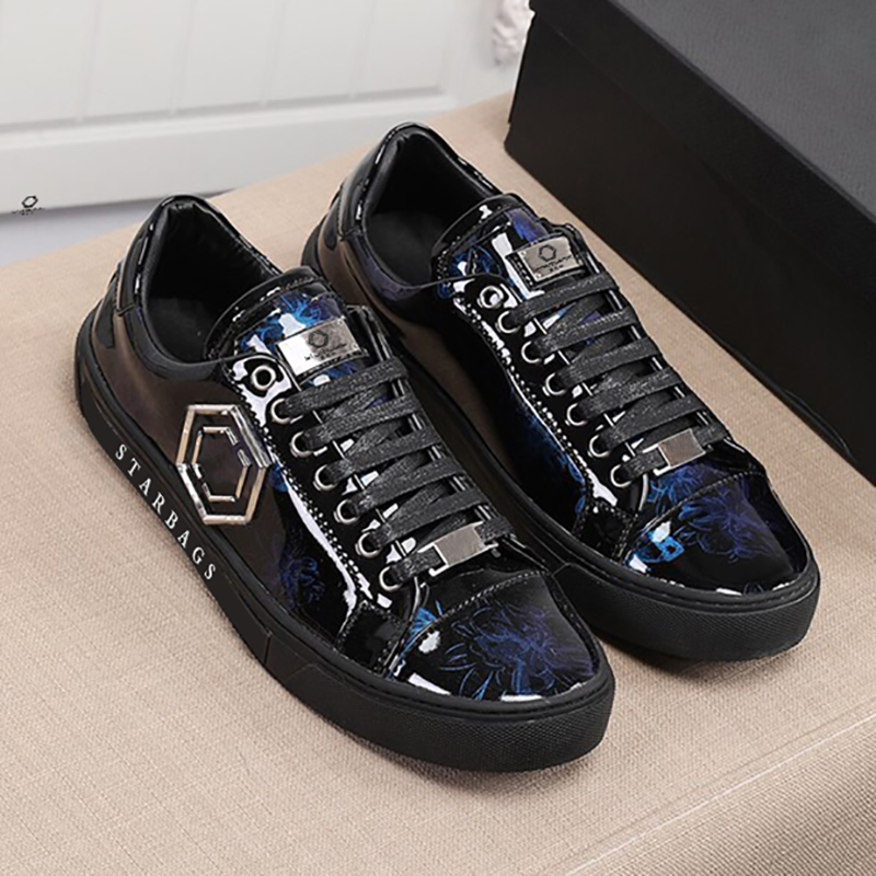 2022 new Italian original skull hardware logo sports shoes flower material bright leather flat bottom waterproof men's shoes, Blue
2022 new Italian original skull hardware logo sports shoes flower material bright leather flat bottom waterproof men's shoes, Blue