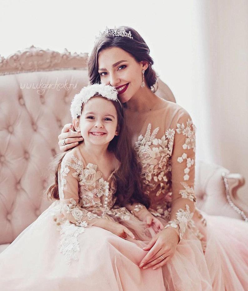 Pink Girl Dresses Wer For Wedding Party Lace Appliques Long Sleeve Mom Daughter Formal Gowns Little Girls Pageant Kids Toddler Birthday Dress AL S mal