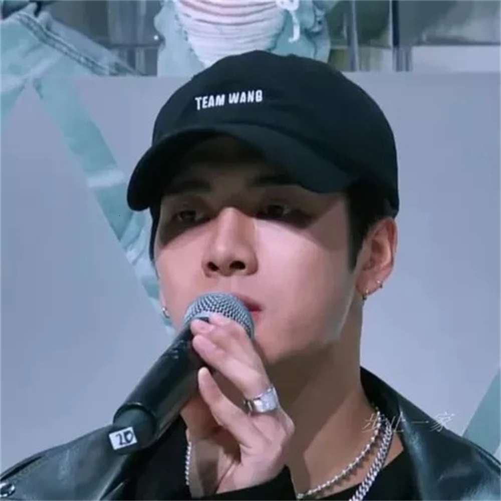 ,snapback This is the black casual Embroidered Baseball Hat trip of team Wang, king hip hop, Blue;gray
,snapback This is the black casual Embroidered Baseball Hat trip of team Wang, king hip hop, Blue;gray