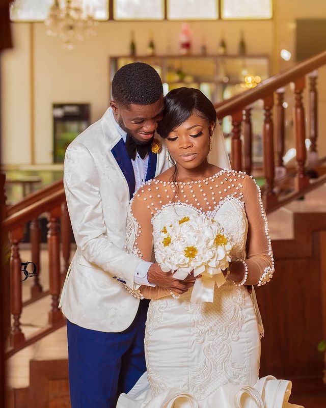 2021 Plus Size Arabic Aso Ebi Luxurious Lace Mermaid Wedding Gowns Sheer Neck Long Sleeves Pearls Tiers Bridal Dresses ZJ456