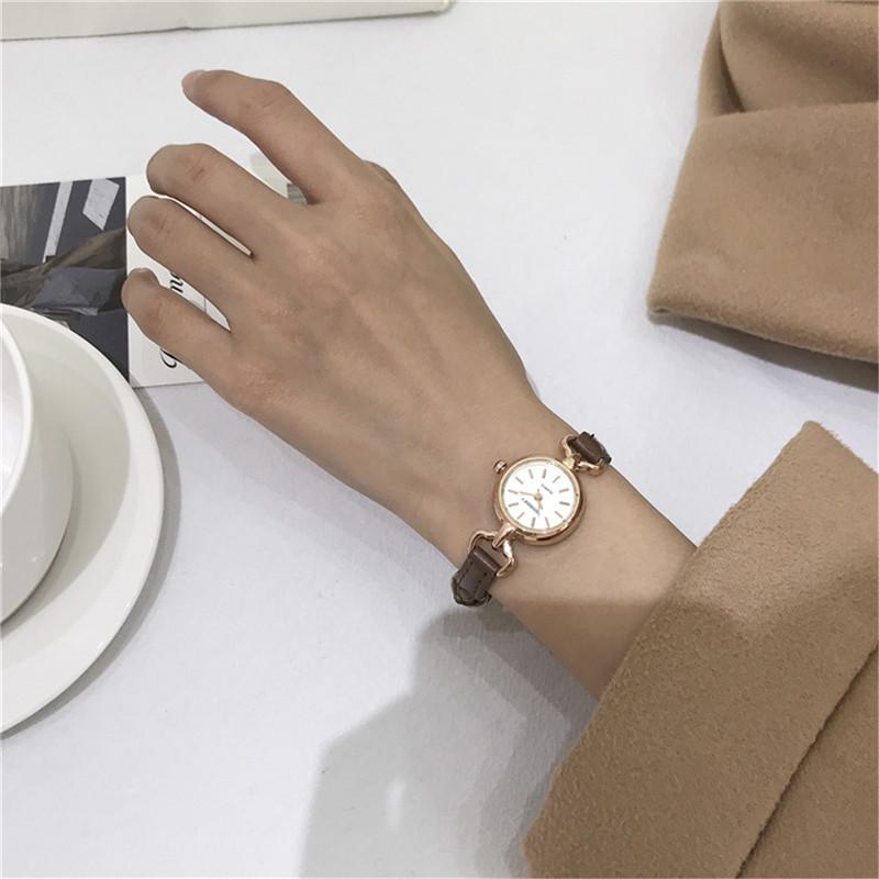 Wristwatches Watch Female Ins Style Simple Temperament Student Small Dial Fresh Retro Literature And Art Strap
Wristwatches Watch Female Ins Style Simple Temperament Student Small Dial Fresh Retro Literature And Art Strap