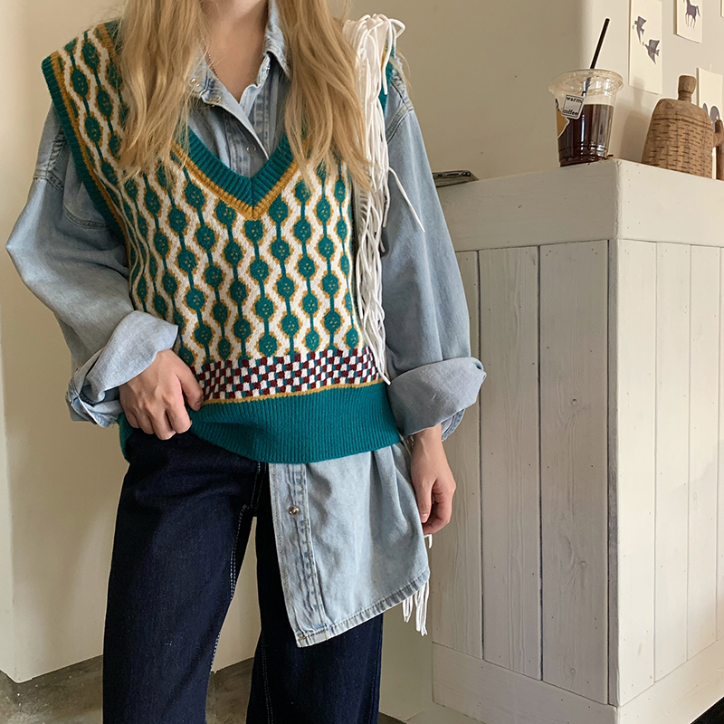 Vintage Patchwork Floral Print Elegant Streetwear for Ladies V-neck Arygle Knitted Twist Vests All-match Fall Waistcoats 2021, Default color
Vintage Patchwork Floral Print Elegant Streetwear for Ladies V-neck Arygle Knitted Twist Vests All-match Fall Waistcoats 2021, Default color