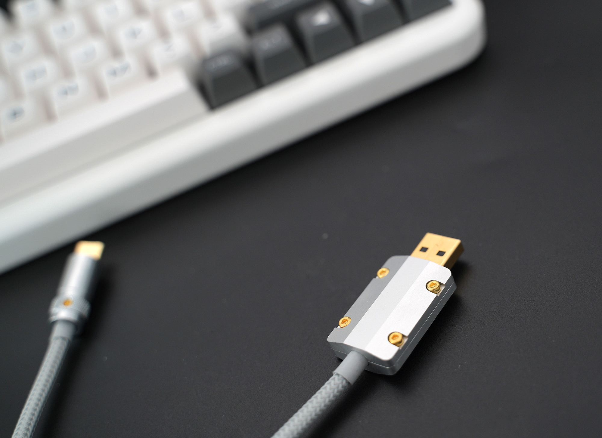 GeekCable Handmade Customized Mechanical Keyboard Cable USB Spiral For Filco Keyboard Cable PET Nylon Braided Fluorescent Silver