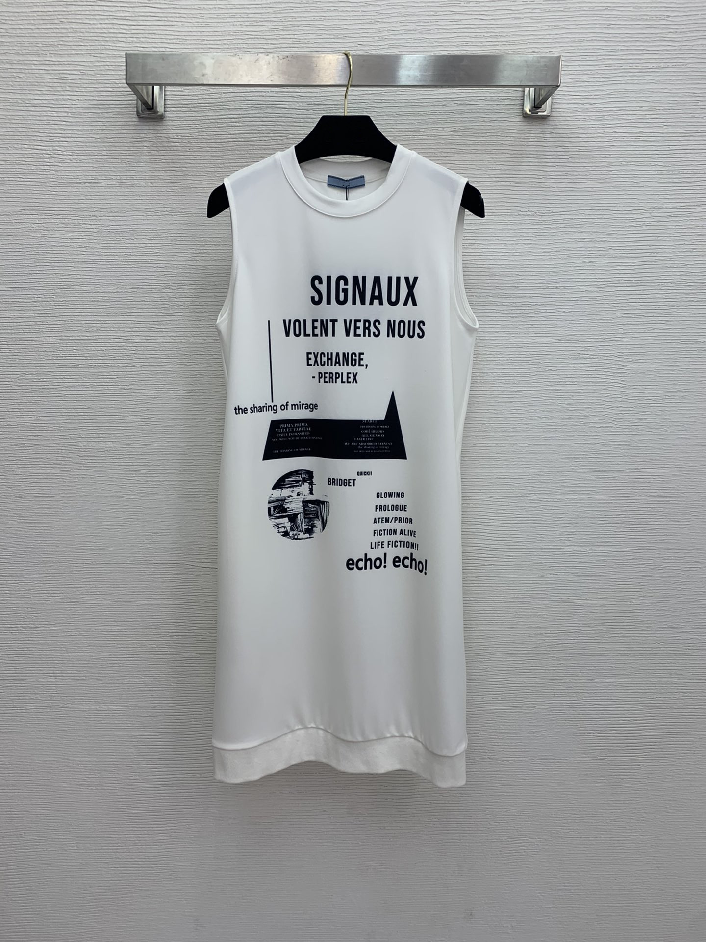2021 O Neck Sleeveless Panelled print Fashion Milan Runway Designer Dress Brand Same Style Dress 0511-5, White
2021 O Neck Sleeveless Panelled print Fashion Milan Runway Designer Dress Brand Same Style Dress 0511-5, White