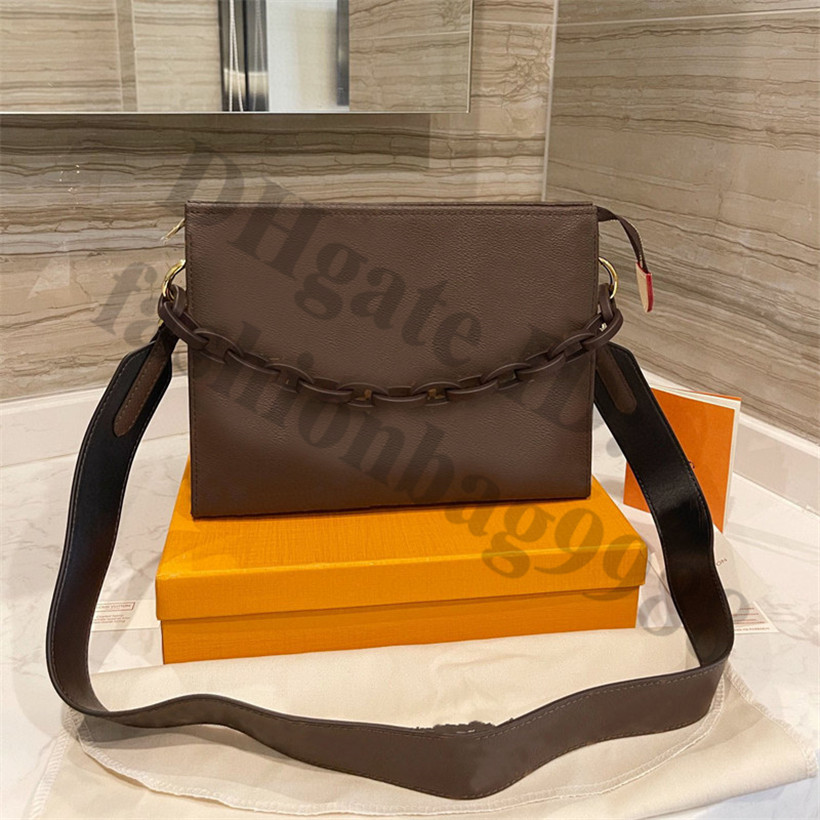 Lady Leather Envelope Clutch Shoulder Crossbody Hand Bags Ladies Luxury Brand One Side Handbags Letters All Over Chain Daily Life Party Wash Bag For Women Fashion, Picture color
Lady Leather Envelope Clutch Shoulder Crossbody Hand Bags Ladies Luxury Brand One Side Handbags Letters All Over Chain Daily Life Party Wash Bag For Women Fashion, Picture color