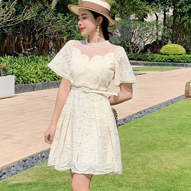 Vintage Designer Women Lace Hollow out Dress High Quality Elegant O-Neck Shoer Sleeve Slim Party Robe Femme Vestidos 210526, Photo color
Vintage Designer Women Lace Hollow out Dress High Quality Elegant O-Neck Shoer Sleeve Slim Party Robe Femme Vestidos 210526, Photo color