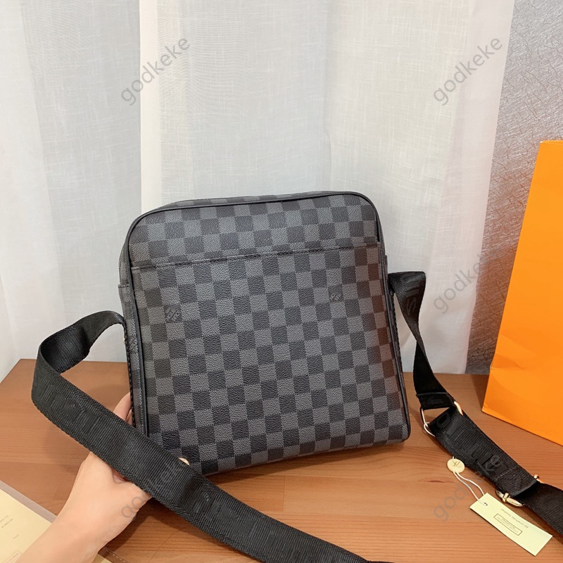 2021 handbag child Men bags new arrival famous Brand Classic designer fashion messenger cross body school bookbag, Black
2021 handbag child Men bags new arrival famous Brand Classic designer fashion messenger cross body school bookbag, Black