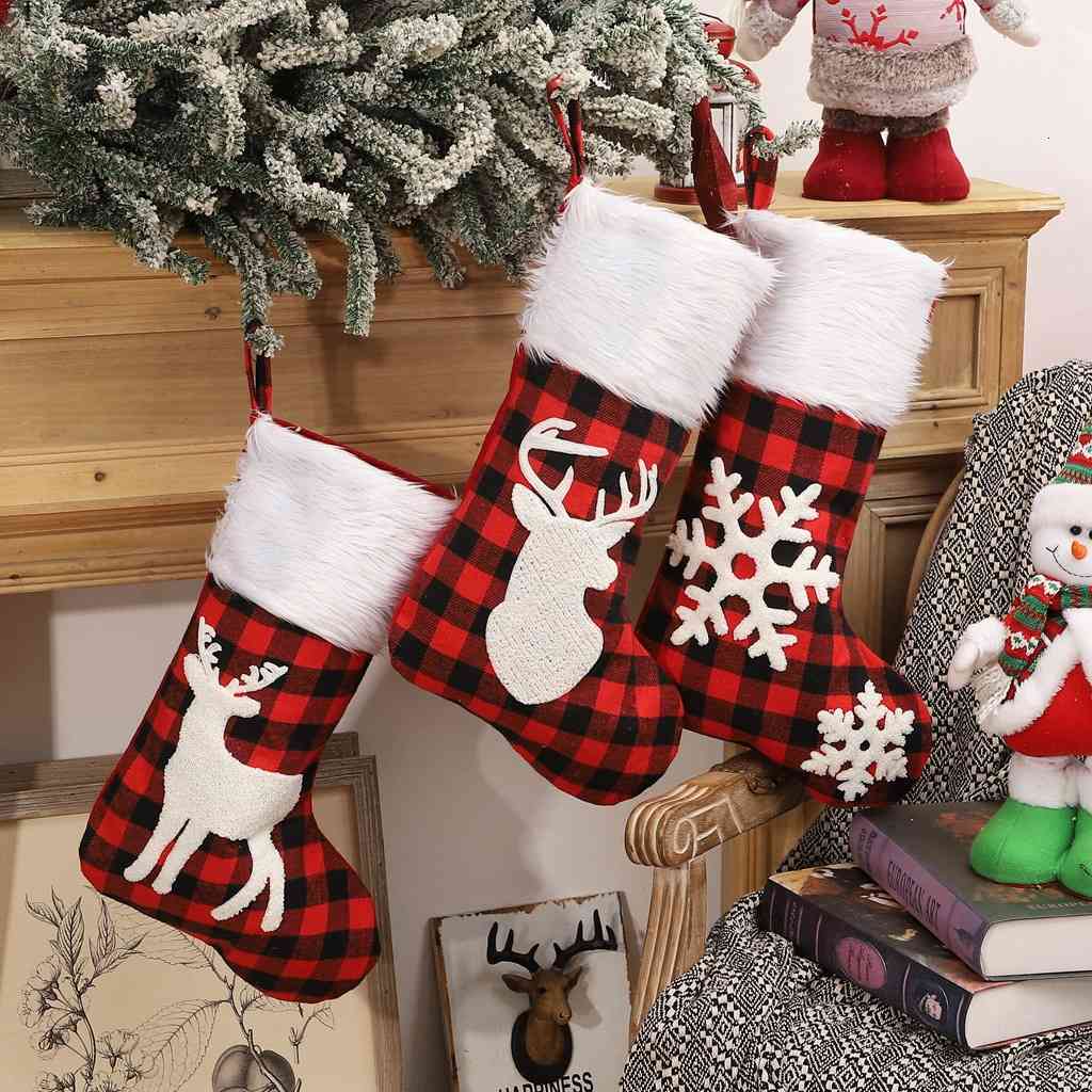 Christmas Decorations Stockings Day White Raw Edge Jacquard Embroidered Red and Black Lattice Tree Gift Pendant
Christmas Decorations Stockings Day White Raw Edge Jacquard Embroidered Red and Black Lattice Tree Gift Pendant