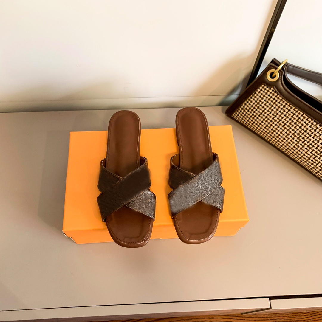 Gladiator Sandals Fashion Luxury Designer Slippers Cross Line Sandal High Quality Casual Shoes, White
Gladiator Sandals Fashion Luxury Designer Slippers Cross Line Sandal High Quality Casual Shoes, White