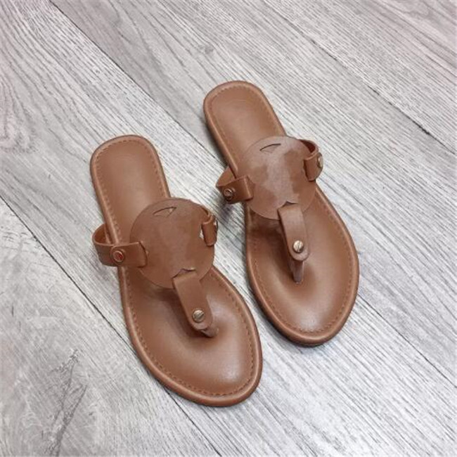 Designer Women Beach Sandals Summer Fashion Flip Flops Leather Lady Slipper Casual Shoes Slides Large Size 35-42, Brown
Designer Women Beach Sandals Summer Fashion Flip Flops Leather Lady Slipper Casual Shoes Slides Large Size 35-42, Brown