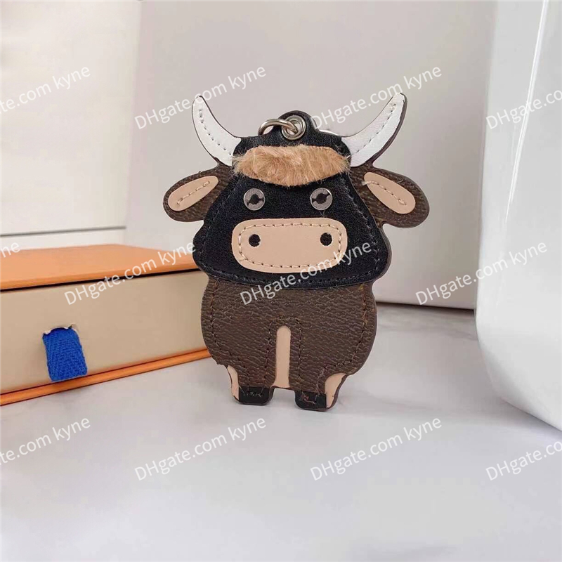 Fashion Favor PU Leather OX Designer Keychain Key Ring for Men Car Keyring Holder Women Bull Pendant Christmas Gift with Box
Fashion Favor PU Leather OX Designer Keychain Key Ring for Men Car Keyring Holder Women Bull Pendant Christmas Gift with Box