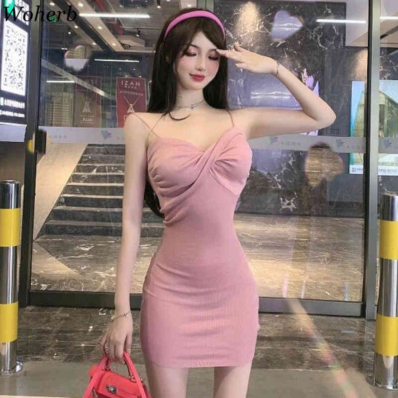 Women Black Sweater Dress Korean Sexy Summer V Neck Bodycon Dresses Ladies Slim Spaghetti Strap Stretch Knitted Mini Robe 210519