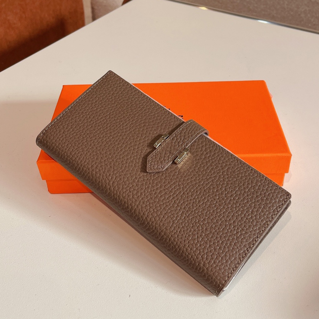 France Brand Classic Letters Wallets Bags High Quality Genuine Leather Women Handbags Fashion Original Hardware Purse Handbags Luxury Designer Bag Holders, Black
France Brand Classic Letters Wallets Bags High Quality Genuine Leather Women Handbags Fashion Original Hardware Purse Handbags Luxury Designer Bag Holders, Black