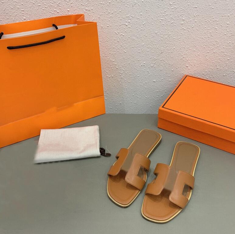 2021 Designer women sandals luxury genuine leather slippers ladies flat shoe Oran sandal party wedding shoes with box size 35-41
2021 Designer women sandals luxury genuine leather slippers ladies flat shoe Oran sandal party wedding shoes with box size 35-41