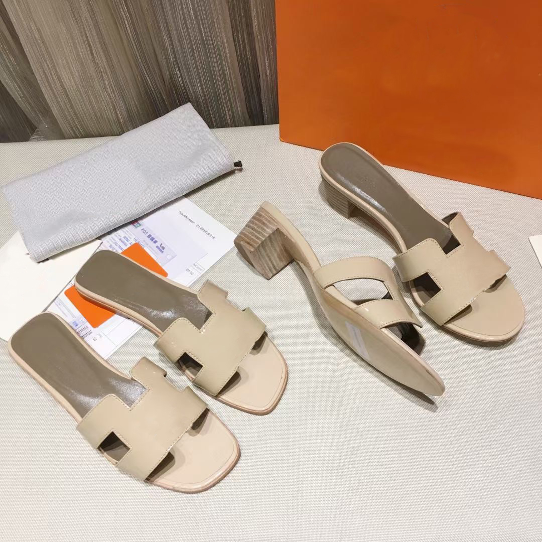 Designer Oran Sandal Women High Heels Flat Slippers Real Leather Black Pink 22 Colors Summer Fashion Beach Sexy Shoes Large Size With Box 278, Color 13
Designer Oran Sandal Women High Heels Flat Slippers Real Leather Black Pink 22 Colors Summer Fashion Beach Sexy Shoes Large Size With Box 278, Color 13
