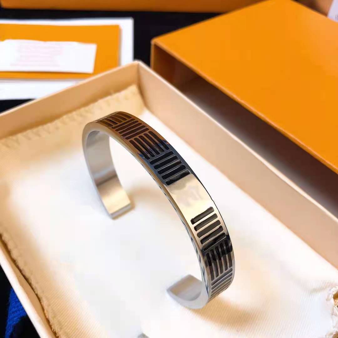 Designer Bangle Black stripr Silver Stainless Steel Simple open Pattern Buckle Love Jewelry Women Mens Bracelets Brand Cart
Designer Bangle Black stripr Silver Stainless Steel Simple open Pattern Buckle Love Jewelry Women Mens Bracelets Brand Cart