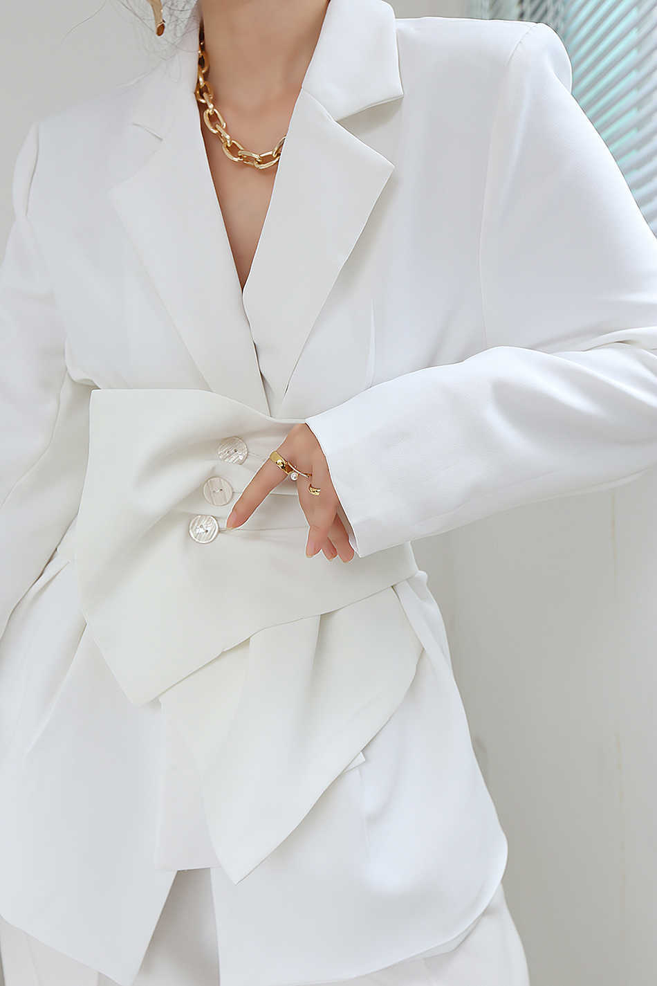Casual White Blazer For Women With Slotted Long Sleeve Belt Elegant Fashion Clothing 210525