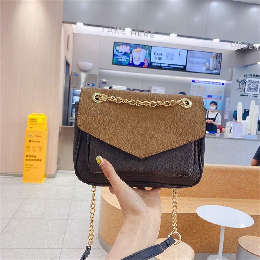 Designer's popular bag female new fashion chain single shoulder bag fashion simple messenger small square bag, Brown
Designer's popular bag female new fashion chain single shoulder bag fashion simple messenger small square bag, Brown