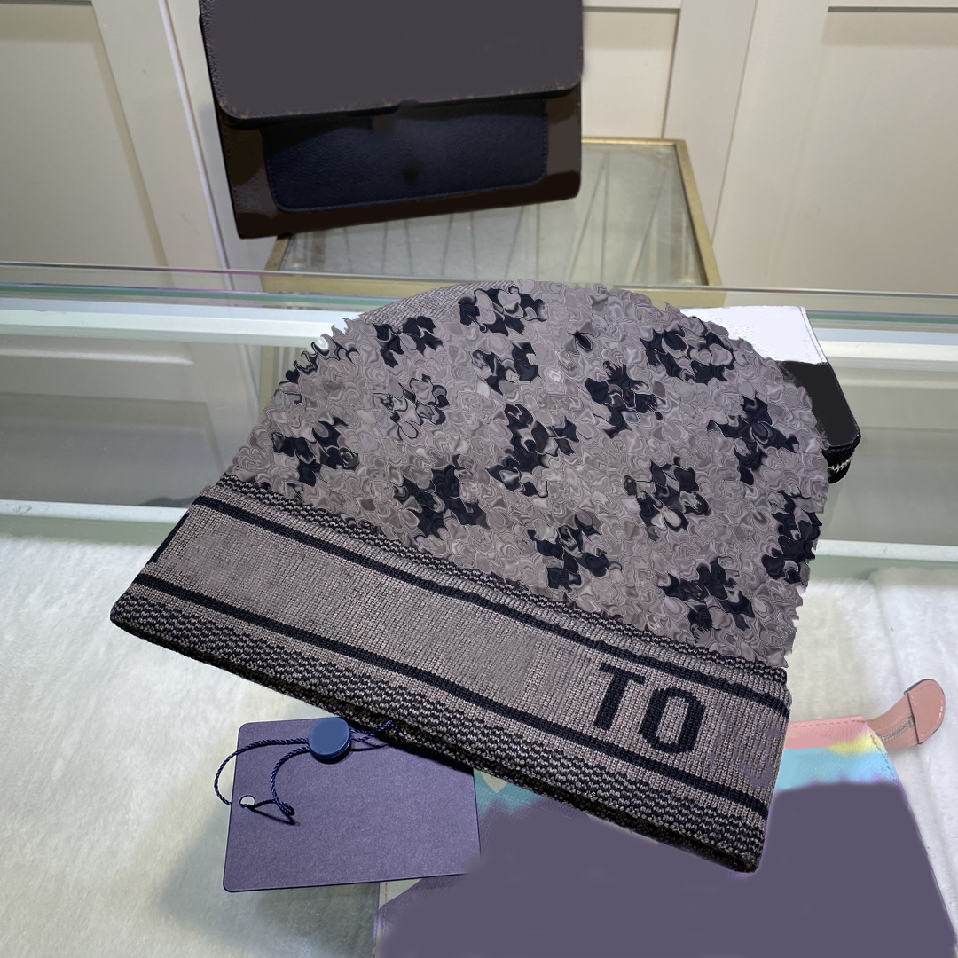 Luxurys Beanie Fahion Autumn and Winter Desingers New Knitted Woolen Hat Women Leisure Warm Baotou Caps Cold cap INS Popular3 Color choose, Box
Luxurys Beanie Fahion Autumn and Winter Desingers New Knitted Woolen Hat Women Leisure Warm Baotou Caps Cold cap INS Popular3 Color choose, Box
