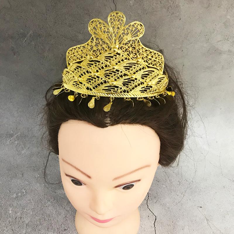 Hair Clips & Barrettes Algerian Ethnic Bride Crown Hollow Court Style Carving Brand Design Women's Ornament Metal Hoop Jewelry, Golden;silver
Hair Clips & Barrettes Algerian Ethnic Bride Crown Hollow Court Style Carving Brand Design Women's Ornament Metal Hoop Jewelry, Golden;silver