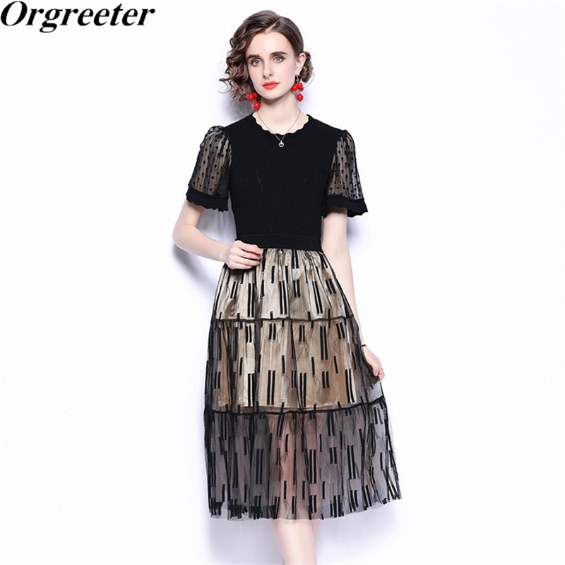 Elegant Ensemble femme Summer Women Puff Sleeve Dot Mesh Splice Knit Black Top+Embroidery Tulle Lace Skirt Suits 210602
Elegant Ensemble femme Summer Women Puff Sleeve Dot Mesh Splice Knit Black Top+Embroidery Tulle Lace Skirt Suits 210602