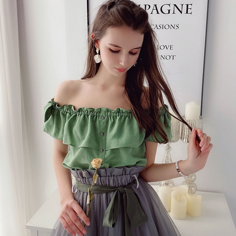 Dabuwawa Sweet Off Shoulder Chiffon Blouse Women Sexy Solid Ruffle Slash Neck Button Front Short Shirts Female DT1BCF002 210520