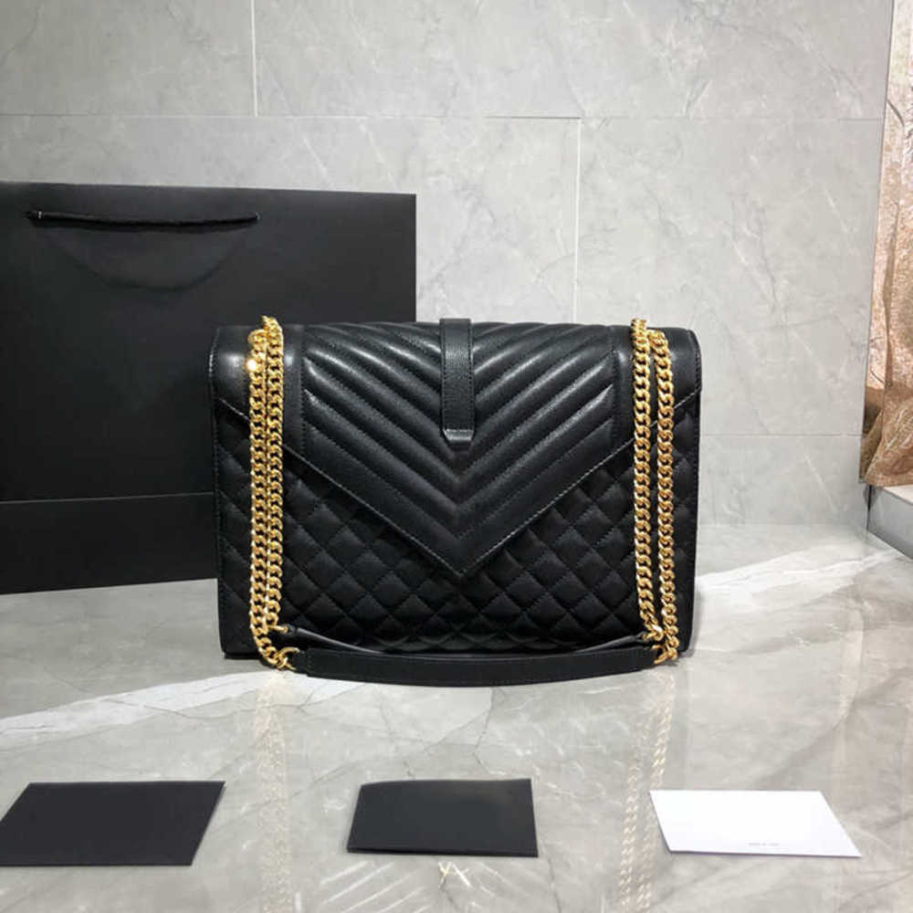 7A+Designers 2021 Latest Style women bags caviar Imported cowhide Caviar wear-resistant texture Very atmospheric joker Black with gold hardware bags
7A+Designers 2021 Latest Style women bags caviar Imported cowhide Caviar wear-resistant texture Very atmospheric joker Black with gold hardware bags