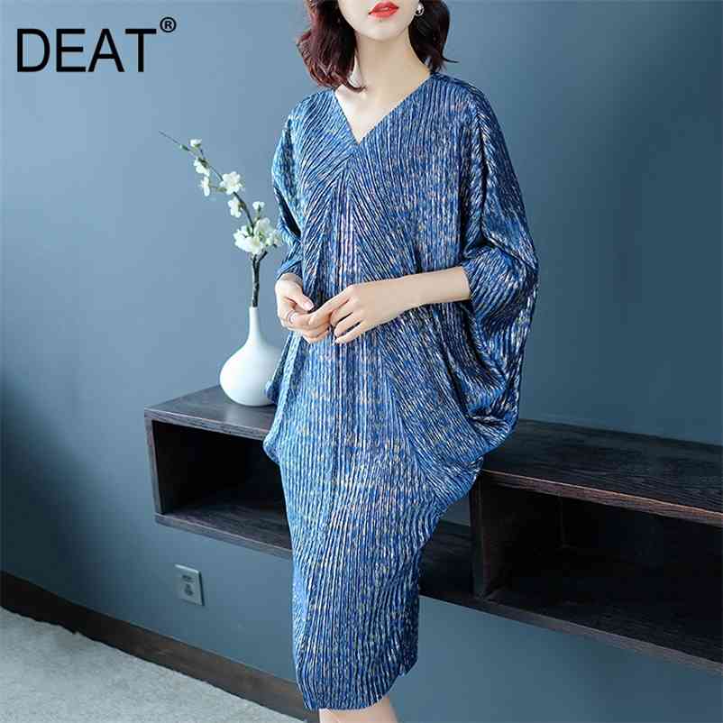 DEAT Fast Delivery New Women Summer Loose Dress Pleated Short Batwing Sleeve V Neck Mid Calf Length Large Size Tide NA949 210409