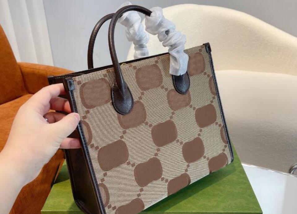 Designers 31CM canvas Shopping Bags crossbody canvas book tote Handbag printing Totes High Quality women Shoulder handbags purse
Designers 31CM canvas Shopping Bags crossbody canvas book tote Handbag printing Totes High Quality women Shoulder handbags purse