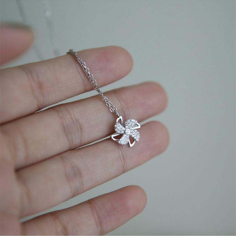 Pendant Necklaces Exquisite Crystal Fan Necklace For Women Jewelry Cute Clover Female Clavicle Choker Accessories Lady Birthday
Pendant Necklaces Exquisite Crystal Fan Necklace For Women Jewelry Cute Clover Female Clavicle Choker Accessories Lady Birthday