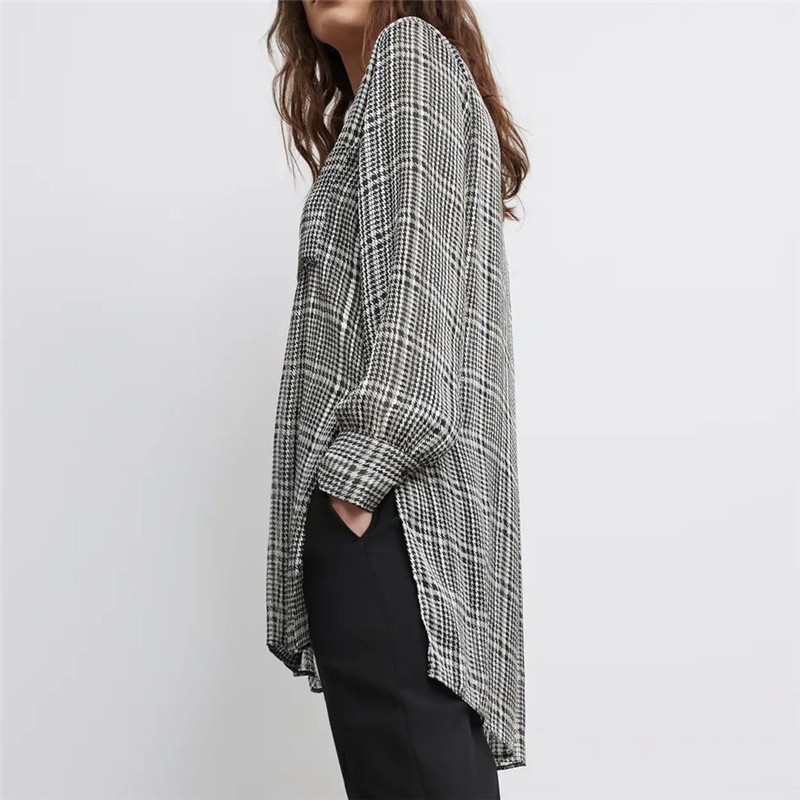 Streetwear Women Grey Plaid Shirts Fashion Ladies V-Neck Button Blouses Elegant Female Causal Chiffon Pocket Shirt 210430