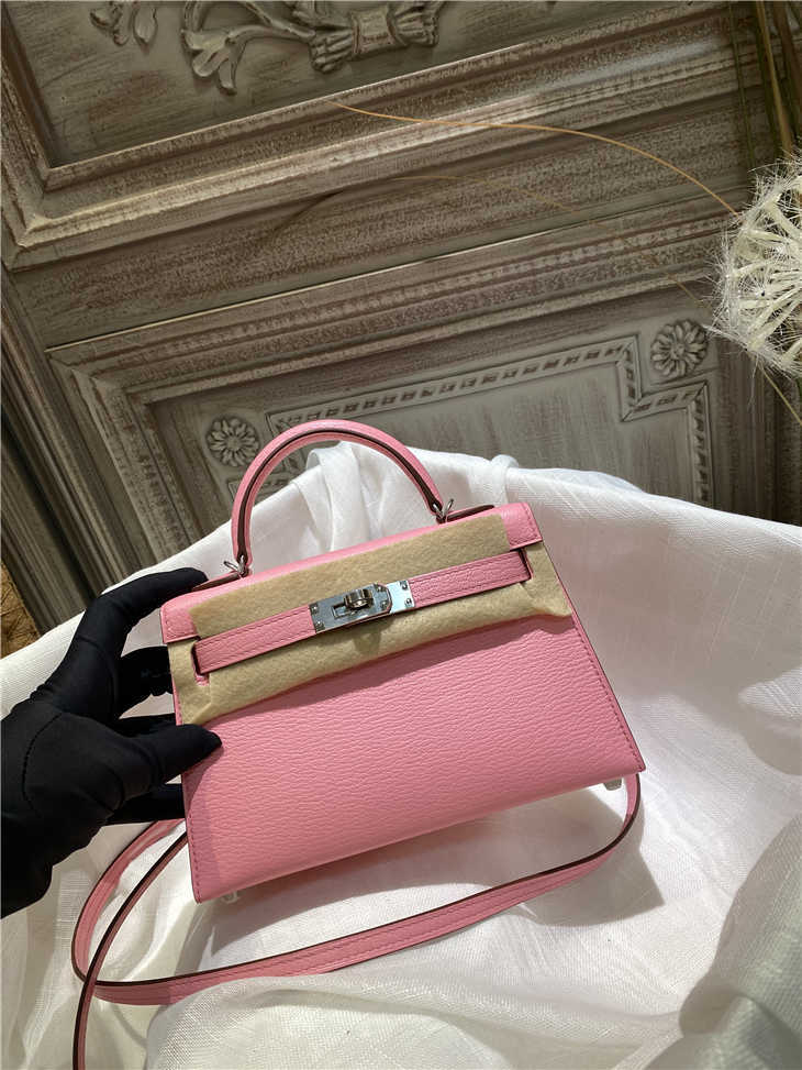 CLASSIC FLOWER Wax thread fully bag hand-stitched H home mini messenger mini2 generation 1Q milkshake powder silver buckle cowhide, Pink
CLASSIC FLOWER Wax thread fully bag hand-stitched H home mini messenger mini2 generation 1Q milkshake powder silver buckle cowhide, Pink