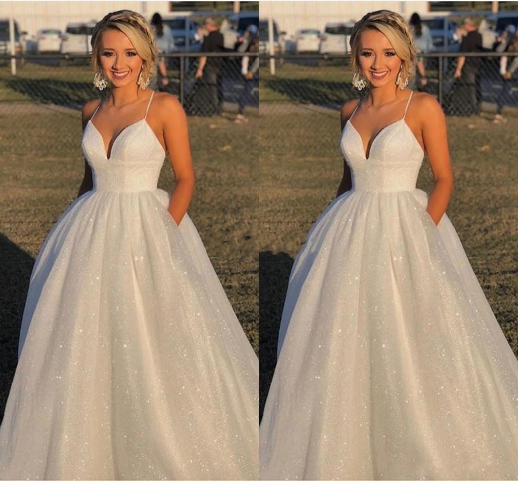 Beach Bohemian Simple Shiny Plus Size A Line Wedding Dress Bridal Gowns Spaghetti Straps V-Neck Sweep Train Country Style With Pockets Forma, White
Beach Bohemian Simple Shiny Plus Size A Line Wedding Dress Bridal Gowns Spaghetti Straps V-Neck Sweep Train Country Style With Pockets Forma, White