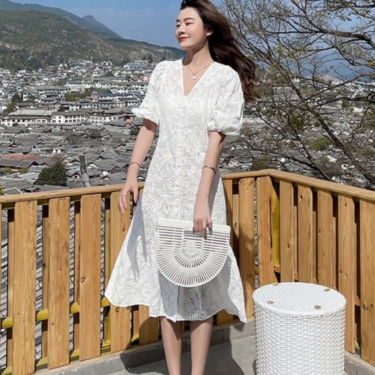 Summer Women Vintage Hollow Out Embroidery Puff Sleeve Casual Dress Female Elegant V-Neck Single-Breasted White 210519