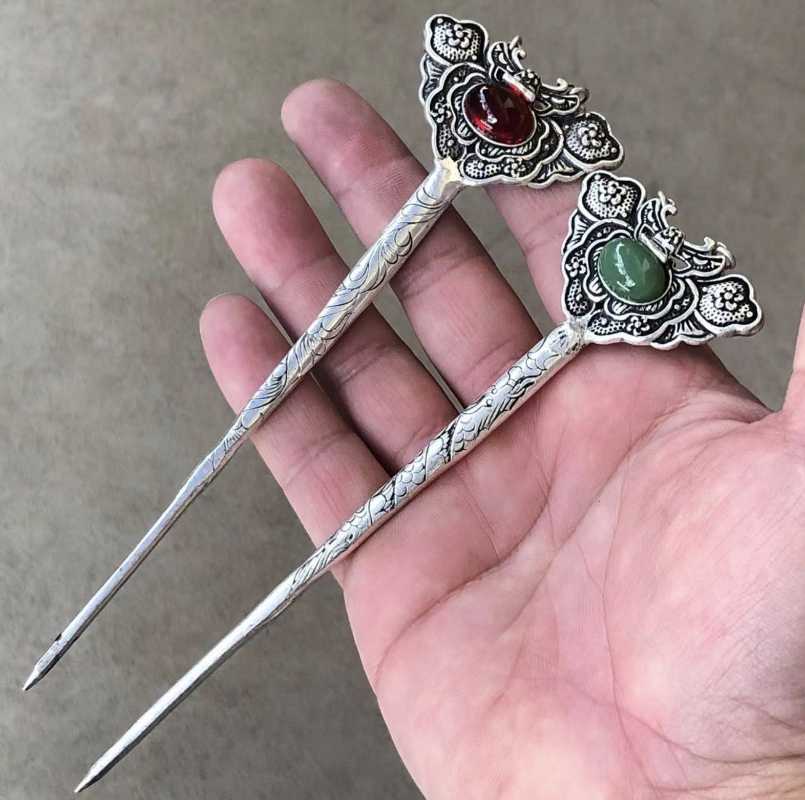 Bangle Miao Silver Butterfly Hairpin National Style White Copper Plated Jewelry Classical Coiled Hair Headdress
Bangle Miao Silver Butterfly Hairpin National Style White Copper Plated Jewelry Classical Coiled Hair Headdress