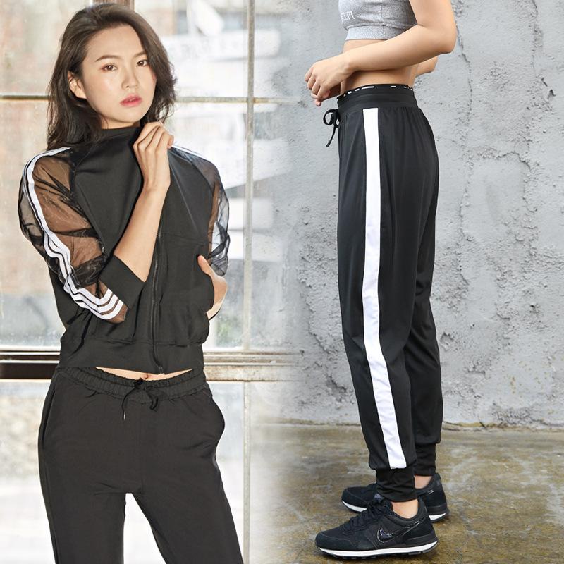 Two Piece Dress Gym Lady Suit Quick Dry Breathable Exercise Female Body Repair Coat Vest Running Trousers Fitness Three-piece Set, Multi
Two Piece Dress Gym Lady Suit Quick Dry Breathable Exercise Female Body Repair Coat Vest Running Trousers Fitness Three-piece Set, Multi