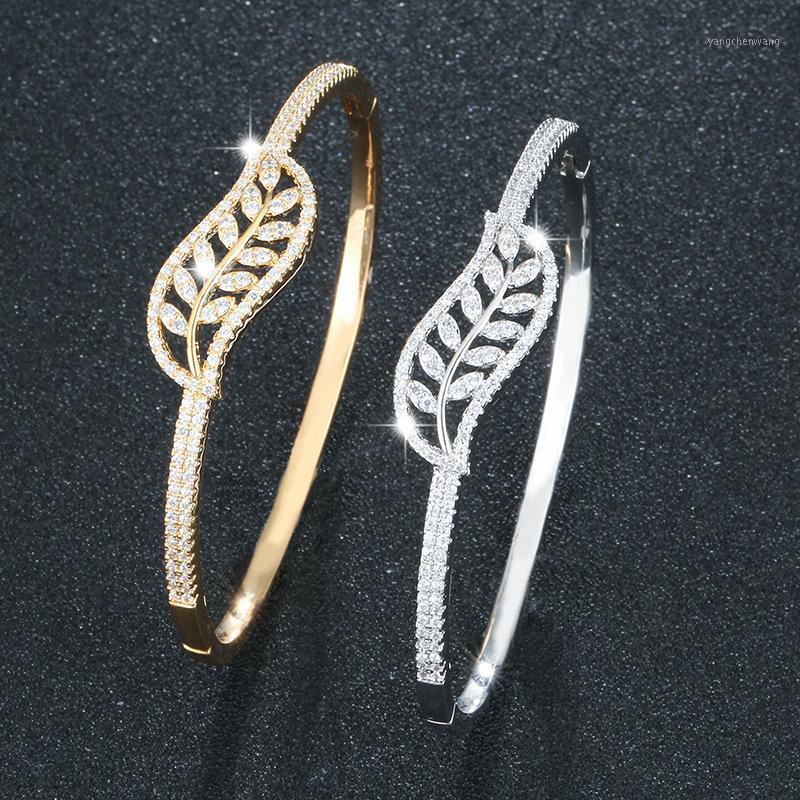 Luxury Gold Bracelets Bangles Jewerlry Sets Female Temperamen Brand Leaves Hollow Zircon Charm Bracelet For Women 2021 Bangle
Luxury Gold Bracelets Bangles Jewerlry Sets Female Temperamen Brand Leaves Hollow Zircon Charm Bracelet For Women 2021 Bangle