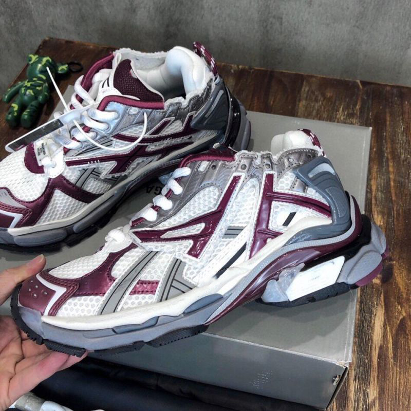 New 17W Triple S Women Men Worn Out Effect Casual Shoes Dad Platform Trainers Runner Sneaker Designer Flat Sneakers 36-45 Vintage, Box
New 17W Triple S Women Men Worn Out Effect Casual Shoes Dad Platform Trainers Runner Sneaker Designer Flat Sneakers 36-45 Vintage, Box