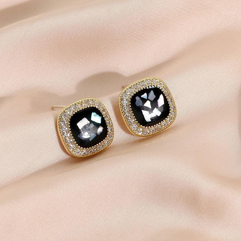 Stud Korean Fashion Square Earrings Female Vintage All-Match Earring 2021 Trendy Ear Studs Jewelry For Woman 2022 Trend
Stud Korean Fashion Square Earrings Female Vintage All-Match Earring 2021 Trendy Ear Studs Jewelry For Woman 2022 Trend