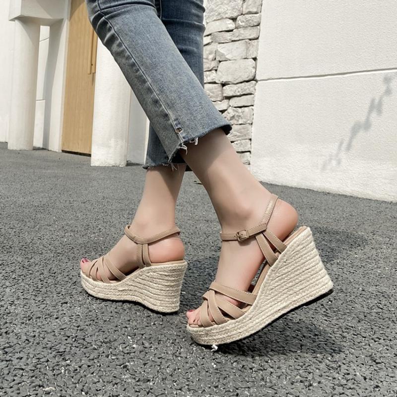 Sandals Summer Women Roman Style Straw Woven Platform Shoes Cow Leather Solid Buckle Strap Wedge Heel For Lady, Black
Sandals Summer Women Roman Style Straw Woven Platform Shoes Cow Leather Solid Buckle Strap Wedge Heel For Lady, Black