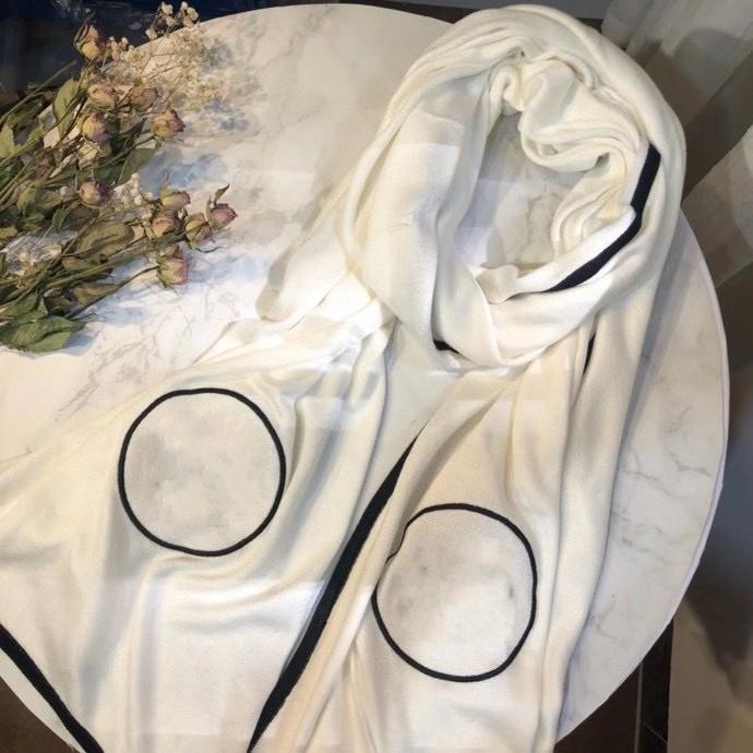 Classic white with black Ladies High Quality Women Cashmere Scarf For Women Autumn And Winter Shawl scarf, Blue;gray
Classic white with black Ladies High Quality Women Cashmere Scarf For Women Autumn And Winter Shawl scarf, Blue;gray