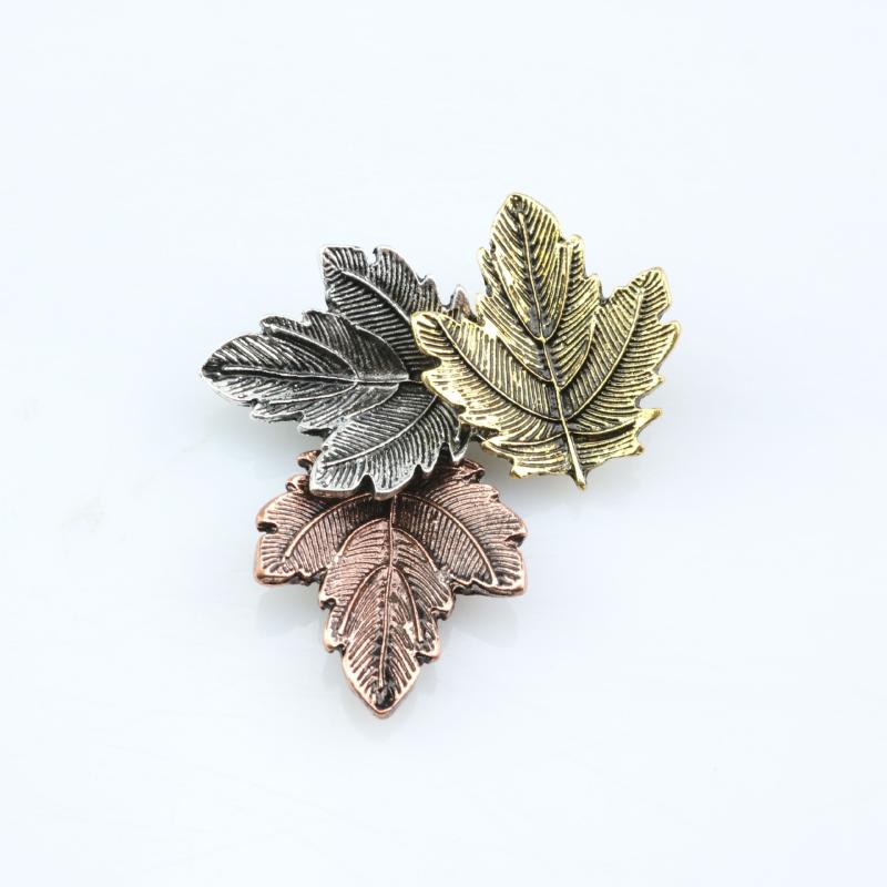 Pins, Brooches Vintage Three-color Maple Tree Leaves Christmas Collar Needle Brooch Pin Simple Fashion Gift Womens Accessories Jewelry
Pins, Brooches Vintage Three-color Maple Tree Leaves Christmas Collar Needle Brooch Pin Simple Fashion Gift Womens Accessories Jewelry