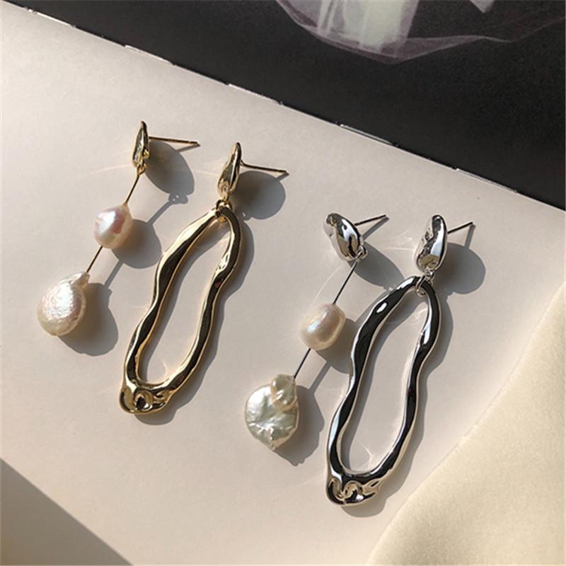 Stud Retro Asymmetrical Metallic Freshwater Pearl Earrings For Women With Simple, Versatile Temperament, Golden;silver
Stud Retro Asymmetrical Metallic Freshwater Pearl Earrings For Women With Simple, Versatile Temperament, Golden;silver
