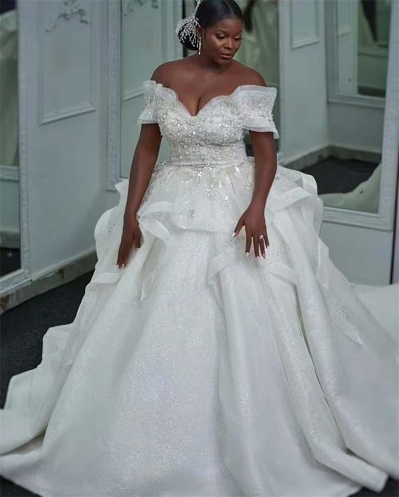 Plus Size Off Shoulder Wedding Dress Luxury Shiny Crystal Beaded A Line Tiered Bridal Gown Crost Back Marriage Gowns Robe de mariée