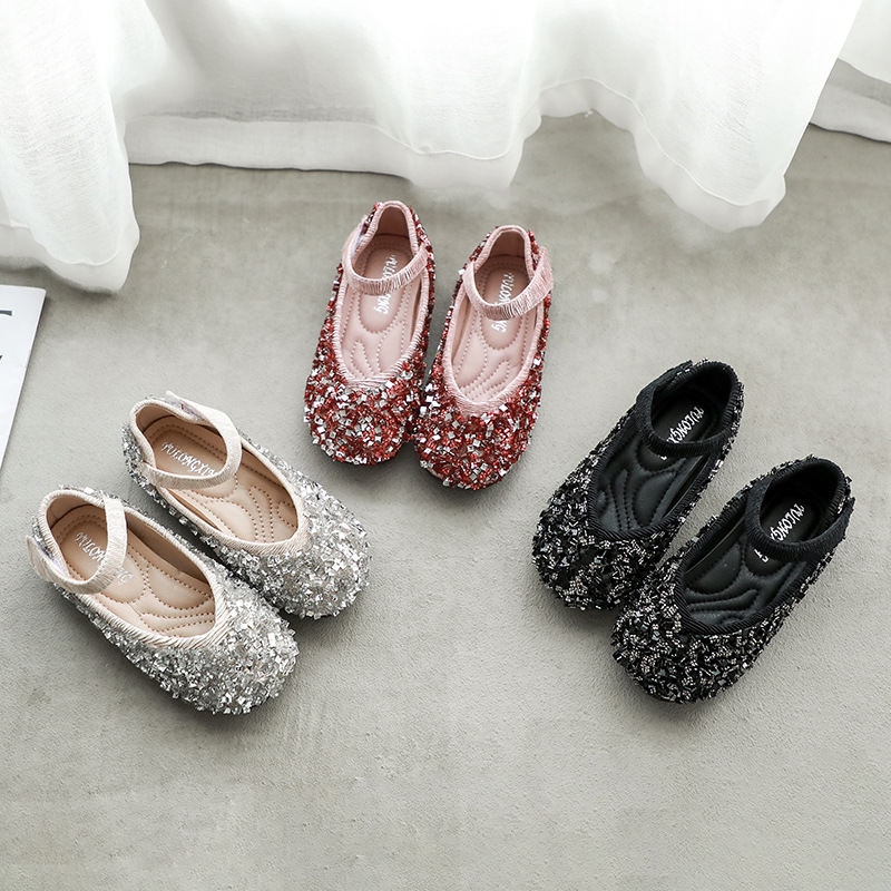 Female magic stickers princess shoes new children's single shoes children's shoes performance fashion wild girl, Black;red
Female magic stickers princess shoes new children's single shoes children's shoes performance fashion wild girl, Black;red