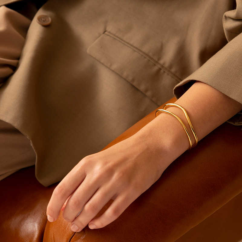 HUANZHI 2020 New Korean Simplicity Line Glossy Double Layer Metal Fashion Bracelet Jewelry Bangle for Women Girls Party X0706