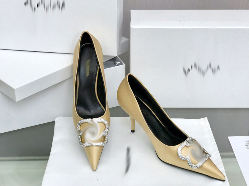 2021 Good Quality Fashion Women Luxurys Designers Shoes Designer Sandals Womens Luxury High Heels Sandal Dress Shoess With Box Size 35-41 -H557, Gold
2021 Good Quality Fashion Women Luxurys Designers Shoes Designer Sandals Womens Luxury High Heels Sandal Dress Shoess With Box Size 35-41 -H557, Gold