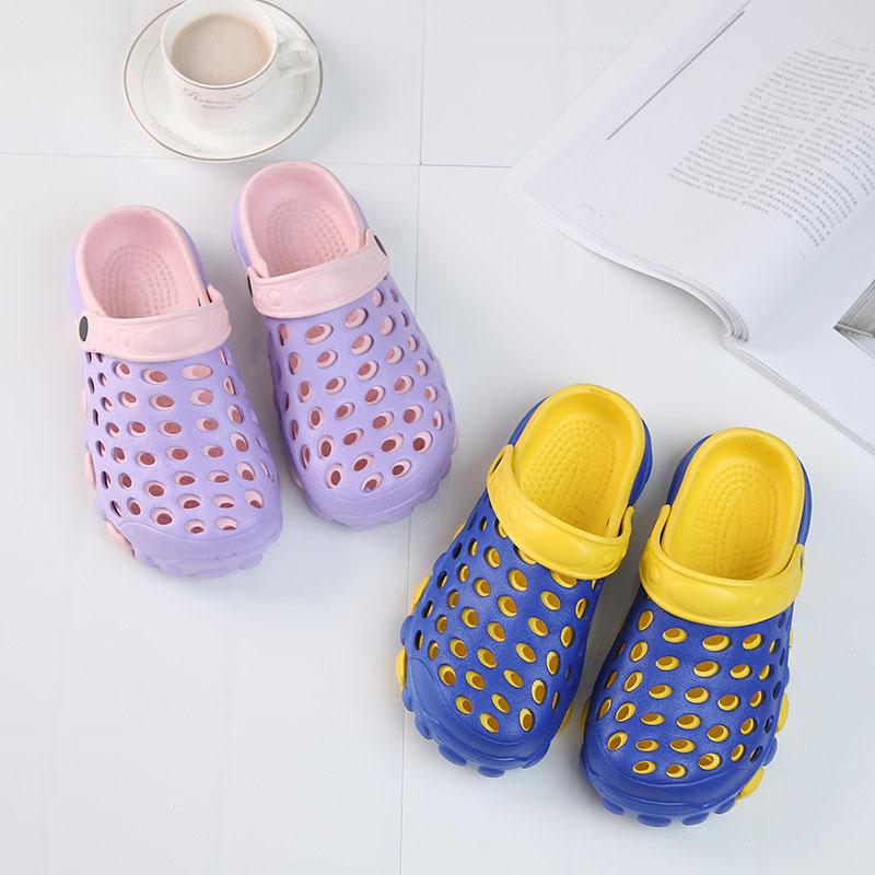 Slippers Summer Ladies Hole Female Trend Breathable Beach Shoes Men's Couple Large Size Sandals And Terlik, Black
Slippers Summer Ladies Hole Female Trend Breathable Beach Shoes Men's Couple Large Size Sandals And Terlik, Black