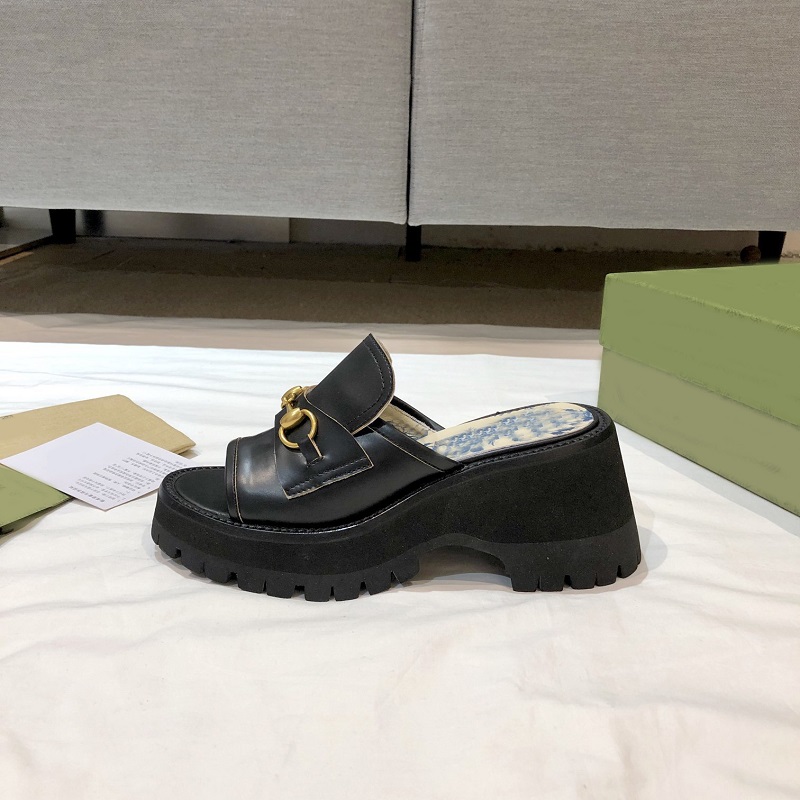 Women Leather Horsebit Sandal 8.5Cm Gold-toned Hardware Outdoor Designer Lady Wide Strap High Heel Block Rubber Sole Slide Sandals, 01
Women Leather Horsebit Sandal 8.5Cm Gold-toned Hardware Outdoor Designer Lady Wide Strap High Heel Block Rubber Sole Slide Sandals, 01
