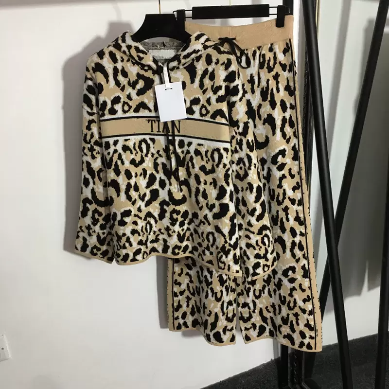 leopard women two piece pants baroque hooded luxury knit set fall latest designer female brand suit sets, White
leopard women two piece pants baroque hooded luxury knit set fall latest designer female brand suit sets, White